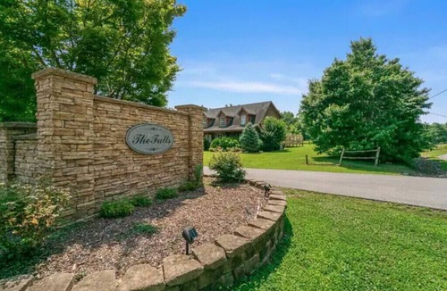 Smithville House | Center Hill Lake - 4 Bedroom, 2 Bath, Bonus Rm & Deck - 1 Hr to Nashville