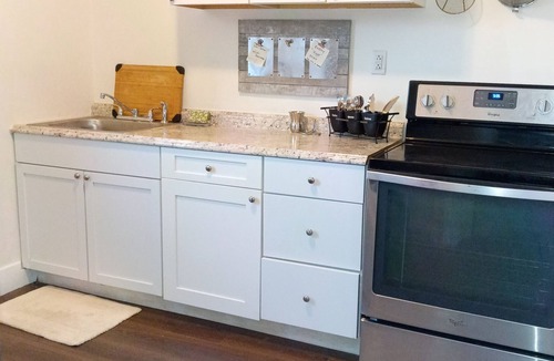 Homestead Apartment | Central 3-bedroom upstairs unit in Homestead, 10 minutes from downtown!