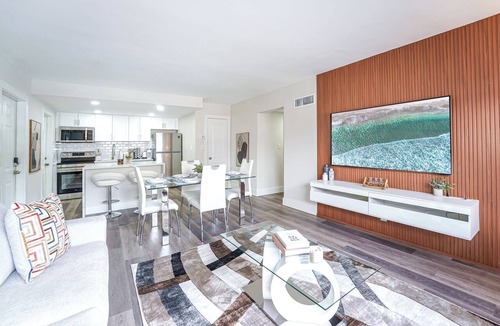 Boca Raton Condo | Central Boca Condo - 2 King Beds - Pool - Near FAU