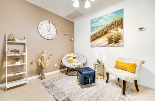 West Haven House | Central Family Home w/Lanai < 10 Mi to Disney!