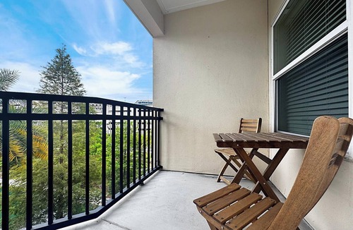 Carver City - Lincoln Gardens Apartment | Central Tampa 2 BR with Resort-Style Amenities