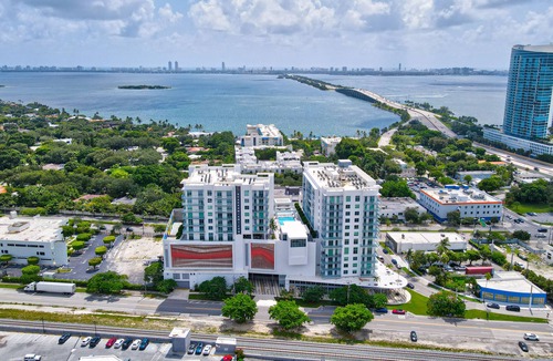 Northeast Miami Apartment | CH902 DESIGN DISTRICT, LUXURY PARADISE