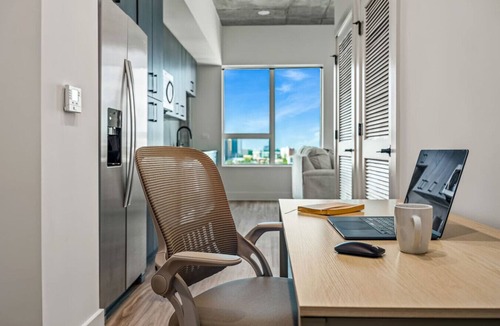 Channel District Apartment | Channelside Oasis: Perfect for your Business Trip!