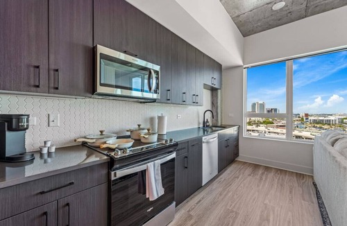 Channel District Apartment | Channelside Oasis: Perfect for your Business Trip!