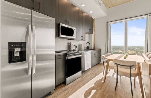 Channel District Apartment | Channelside Tampa 1BR | Gym, Pool, Parking
