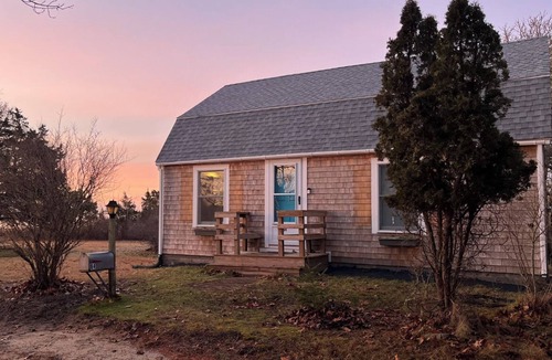 Edgartown Cottage | Chappy cottage with private beach