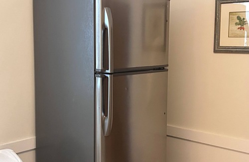 Arlington Apartment | Charming 1-bedroom apartment in fabulous Arlington with AC