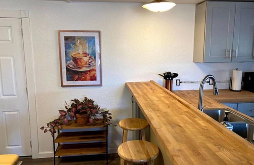 Desert Sands Golf Country House | Charming 2-bed mobile home with AC, WiFi in Mesa golf course community, all-age.
