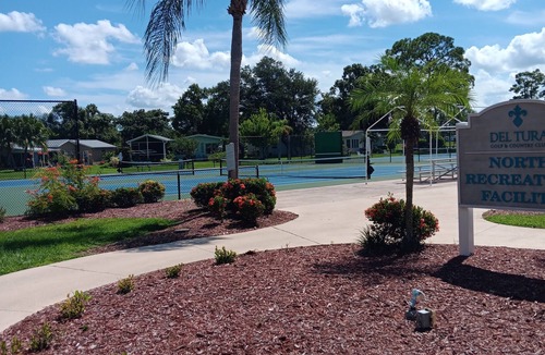 Del Tura Cottage | Charming 2-bedroom cottage in enjoyable North Fort Myers with AC, WiFi