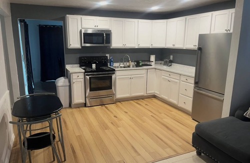 Fort Myers House | Charming 2-bedroom house with AC in North Fort Myers