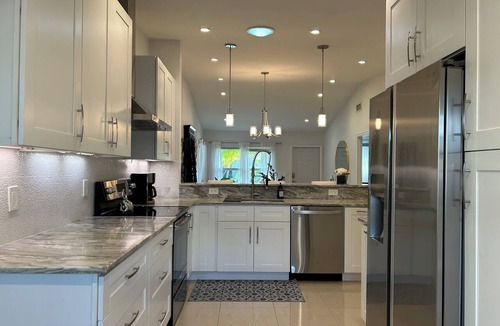 Deerfield Beach House | Charming 2-Bedroom House - Gorgeous Patio Garden- Pet friendly