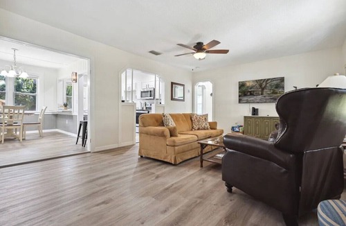 Crystal River House | Charming 2-bedroom house in gorgeous Crystal River with WiFi, AC