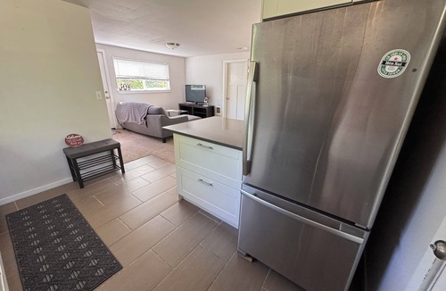 Seattle Metro Area House | Charming 2-bedroom bungalow in welcoming Burien