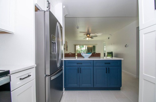 Truckland Condo | Charming 2-bedroom condo near beaches with WiFi, AC in delightful Fort Myers
