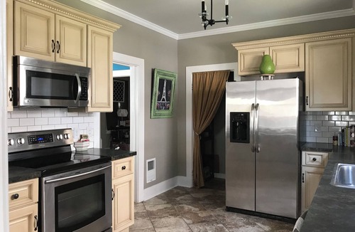 Hagerstown Cottage | Charming 2-bedroom cottage with fenced yard pet friendly!