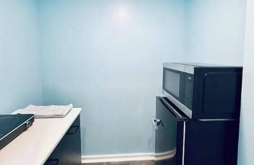 Dickerson Apartment | Charming 2-bedroom apartment with WiFi, AC in lovely Barnesville