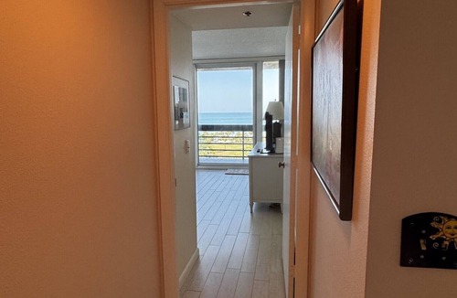 Longboat Key Condo | Charming 2-bedroom condo with AC, fitness room in wonderful Longboat Key