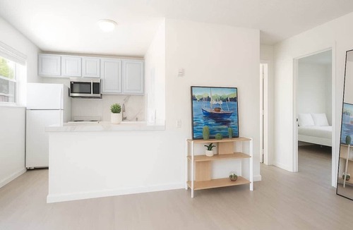 Riverside Park Apartment | Charming 2BR Apt Getaway w/Patio, BBQ + Parking