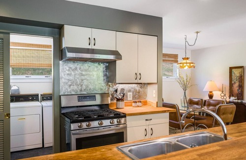 Lexington House | Charming 2BR Hideaway Near Downtown Lexington