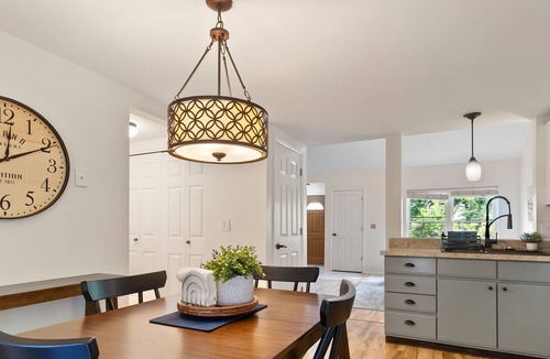 Malta House | Charming 2BR Townhome – Minutes to Saratoga & Nature