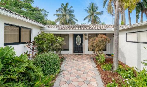 Citrus Isles House | Charming 2BR Waterfront House