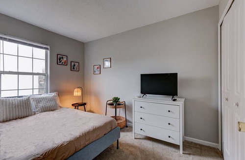 Robinwood House | Charming 3-Bed Townhouse with Private Fenced Yard - Your Home Away from Home!