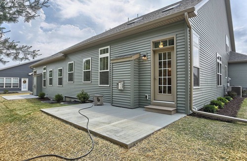 Mechanicsburg House | Charming 3-bedroom fully furnished duplex in Mechanicsburg