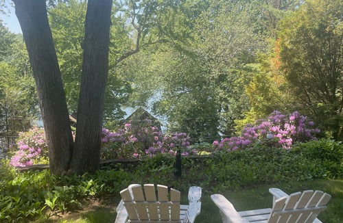 New Fairfield House | Charming 3-bedroom house in Candlewood Isle lake community- 2 week minimum stay