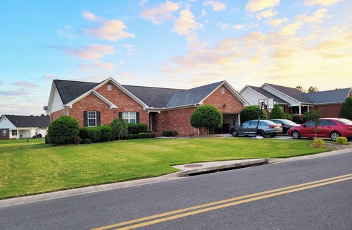 Calhoun House | Charming 3-bedroom house in Calhoun