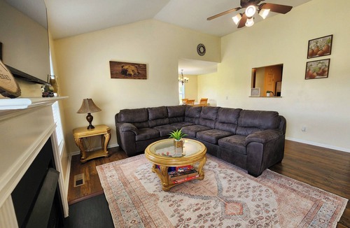 Calhoun House | Charming 3-bedroom house in Calhoun