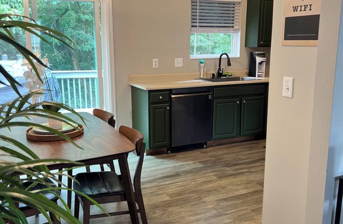 Erlanger House | Charming 3-bedroom house in Elsmere with full basement