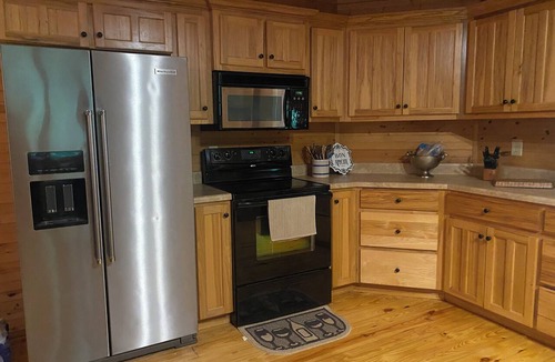 Clarkesville Cabin | Charming 3-bedroom cabin with WiFi, AC in peaceful Clarkesville/Helen
