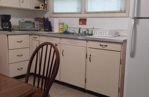 Martinsville House | Charming 3-bedroom house in welcoming Martinsville with AC