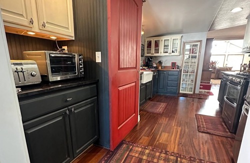 Grand Lake House | Charming 3-bedroom waterfront cabin on the North Shore of Lake Granby, Co.