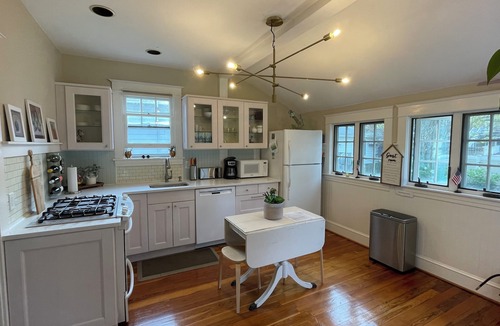 Annapolis House | Charming Annapolis Cottage-Steps from Naval Academy & Downtown with parking.