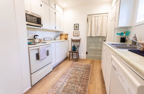 Burley House | Charming Burley Home, 9 Beds