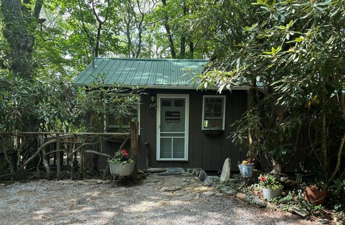 Mirror Lake Cabin | Charming Cabin in Mirror Lake, Highlands North Carolina