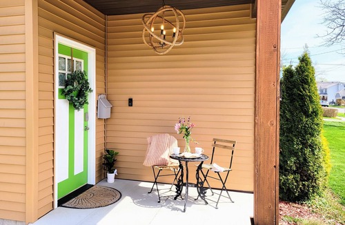 Tonawanda Cottage | Charming Cottage near Niagara Falls and Buffalo