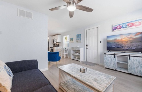 Pass-a-Grille House | Charming Cottage in Pass-A-Grille Beach, Dogs Ok