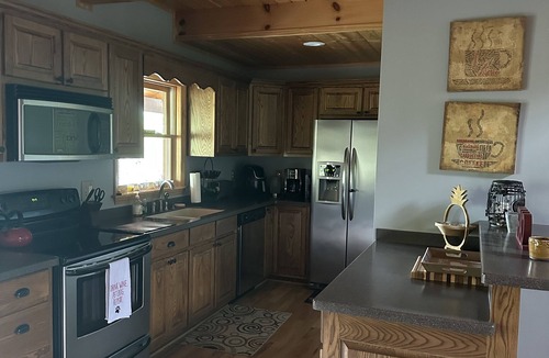 Piney Creek Cabin | CHARMING & COZY CABIN IN BEAUTIFUL NC MOUNTAINS