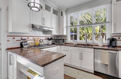 Delray Beach House | Charming Delray Beach House -Steps to Beach & Atlantic Avenue! VIP Beach Passes!