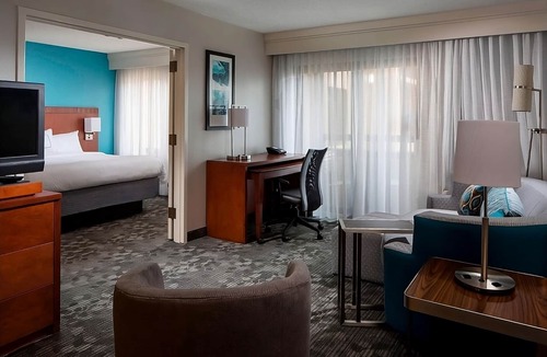 Boca Raton Hotel | Charming Escape: Heated Pool, Pet-Friendly Amenities, & Free Parking - 2 Units