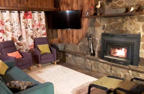 Wilmington Ski Chalet | Charming Lake Raponda area 4-bedroom chalet. Only 20 minutes from Mount Snow.