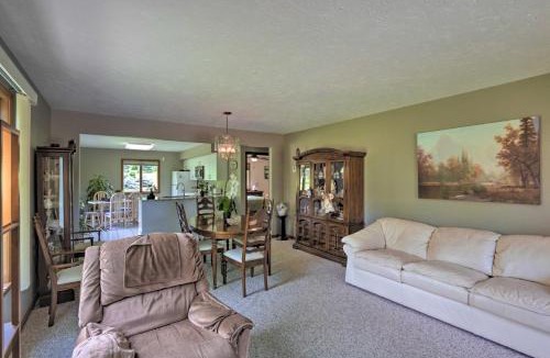 Lewiston Apartment | Charming Lewiston Apt: 10 Miles to Niagara Falls!