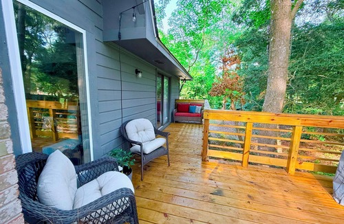 Pine Knoll Shores House | Charming Pine Knoll Shores House on 9th hole of The Crystal Coast Country Club