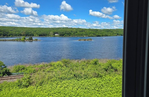 Preston House | Charming Preston house on the Thames River 5 miles to Mohegan, 13 to Foxwoods.