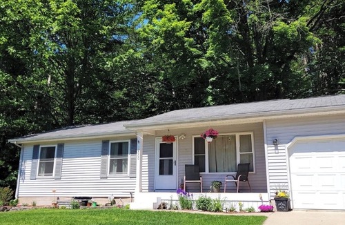 Rapid City House | Charming Torch Lake 3-bedroom 1 bath one floor Cabin