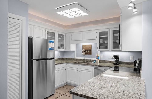 Destin Condo | ☀️Chateau 5b Walk to Beach Pool Tennis Updated Condo☀️