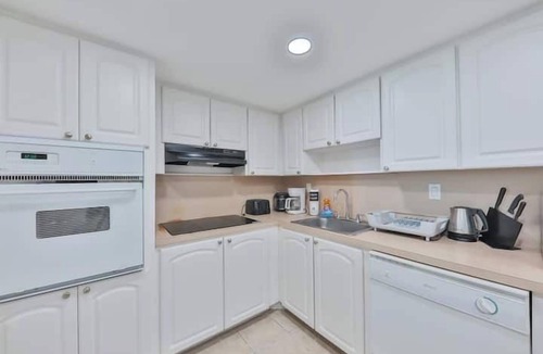 Sunny Isles Beach Hotel | Checkmate at the beach STR-01941