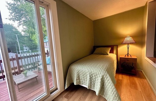 Town of Webb Apartment | Cheerful 2nd Floor Unit w/balcony